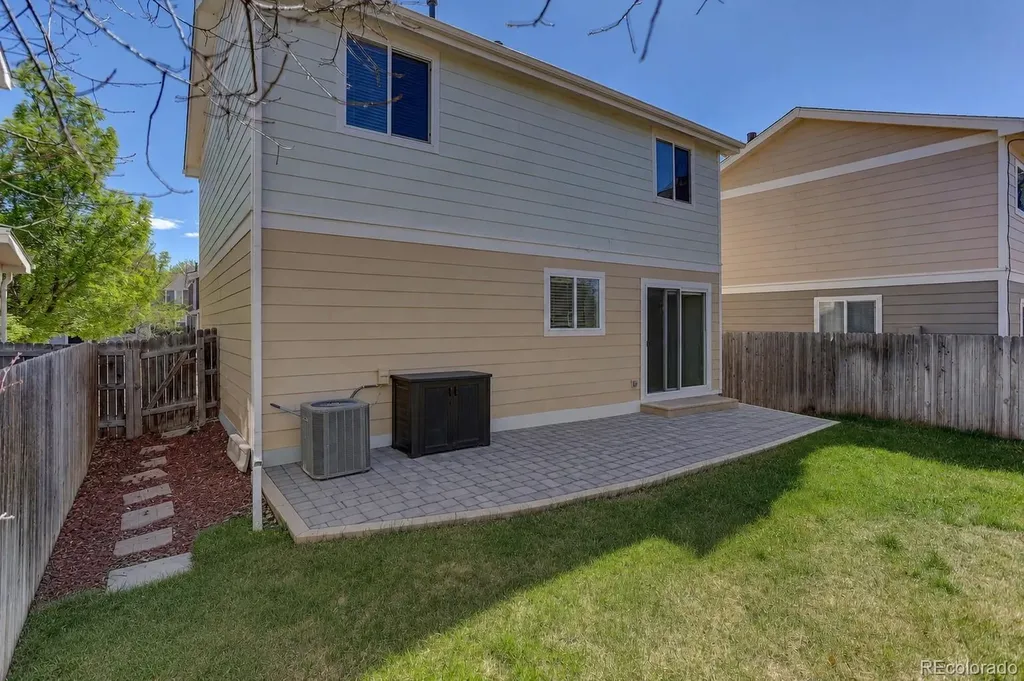 10671 Upper Ridge Road Longmont CO 80504