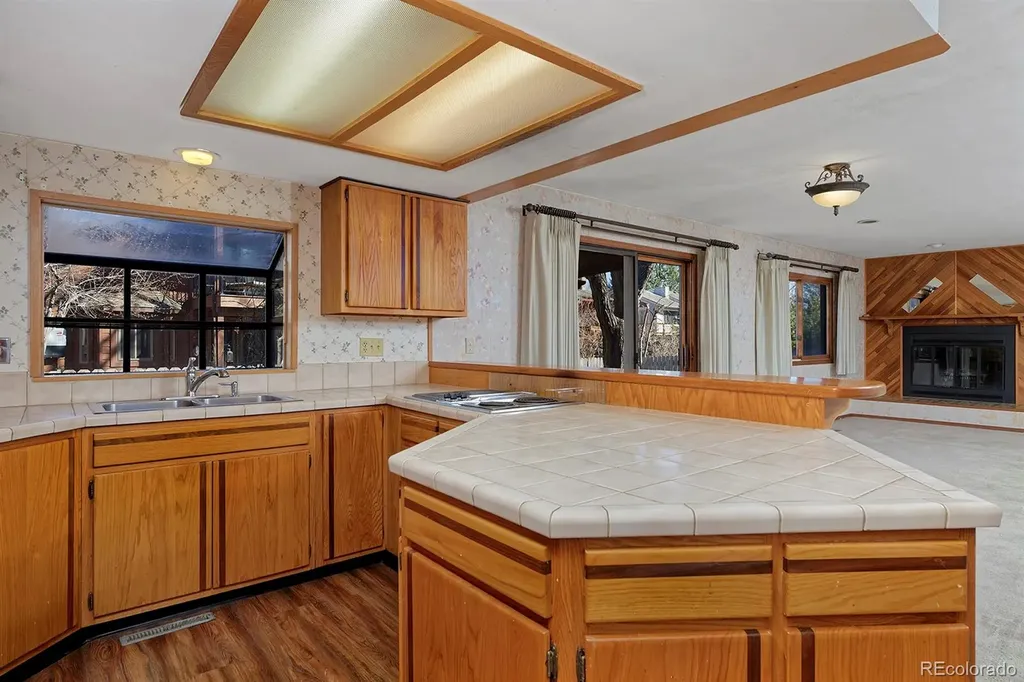 570 W Ash Street Louisville CO 80027