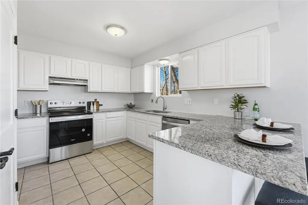 551 W Crestline Circle Littleton CO 80120