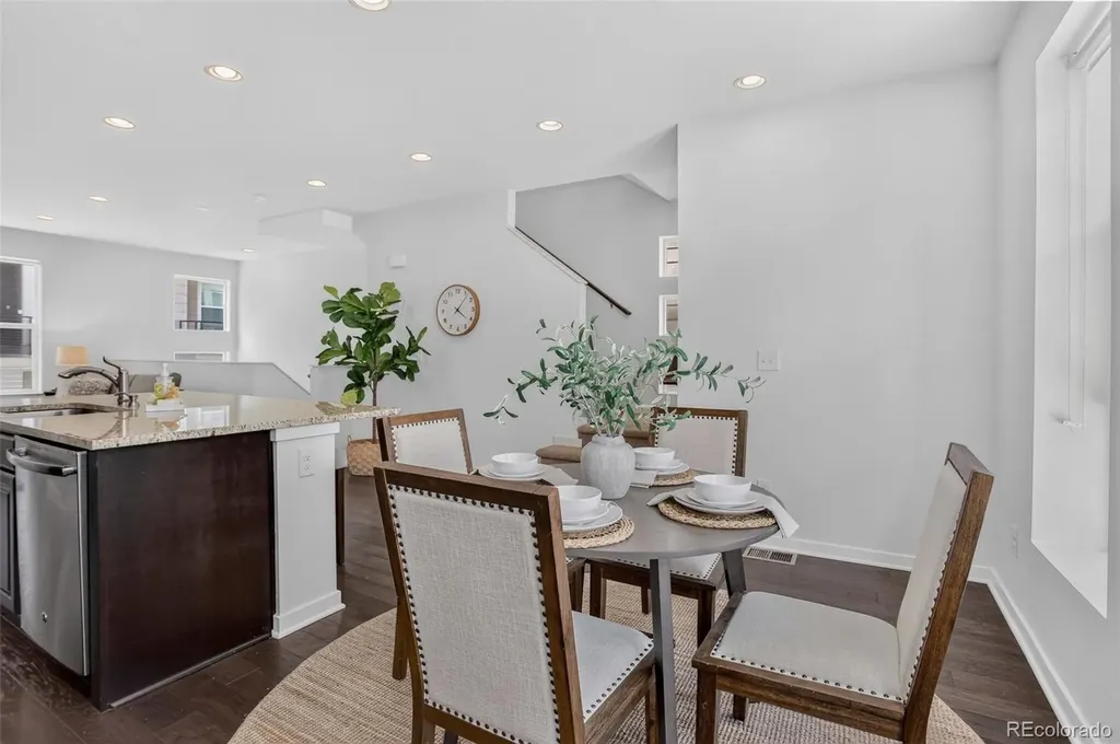 530 E Hinsdale Avenue Littleton CO 80122