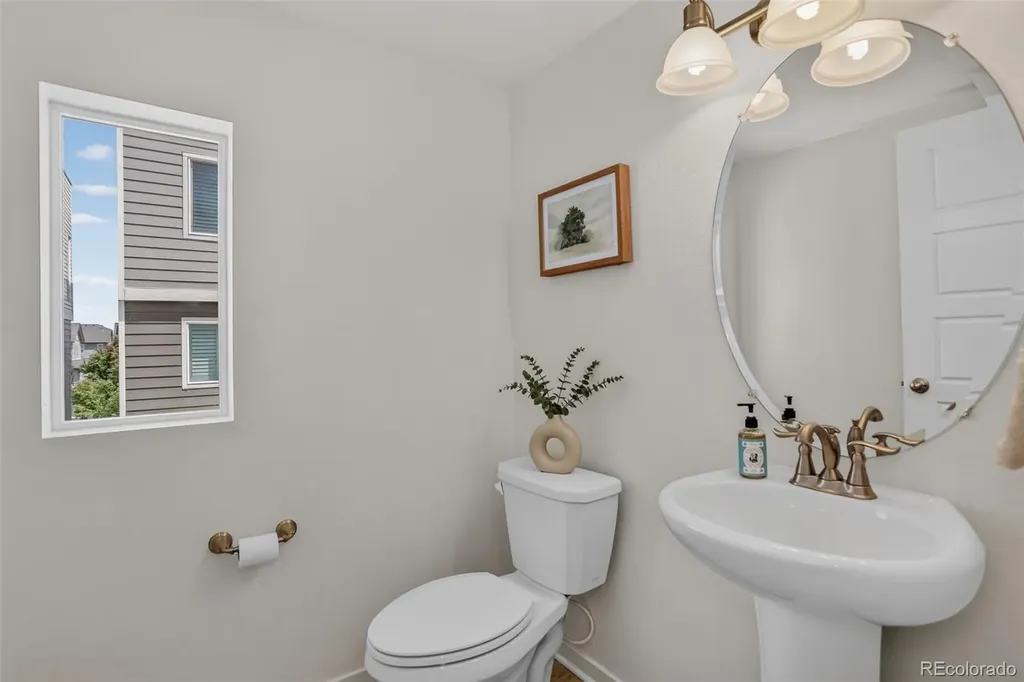 530 E Hinsdale Avenue Littleton CO 80122