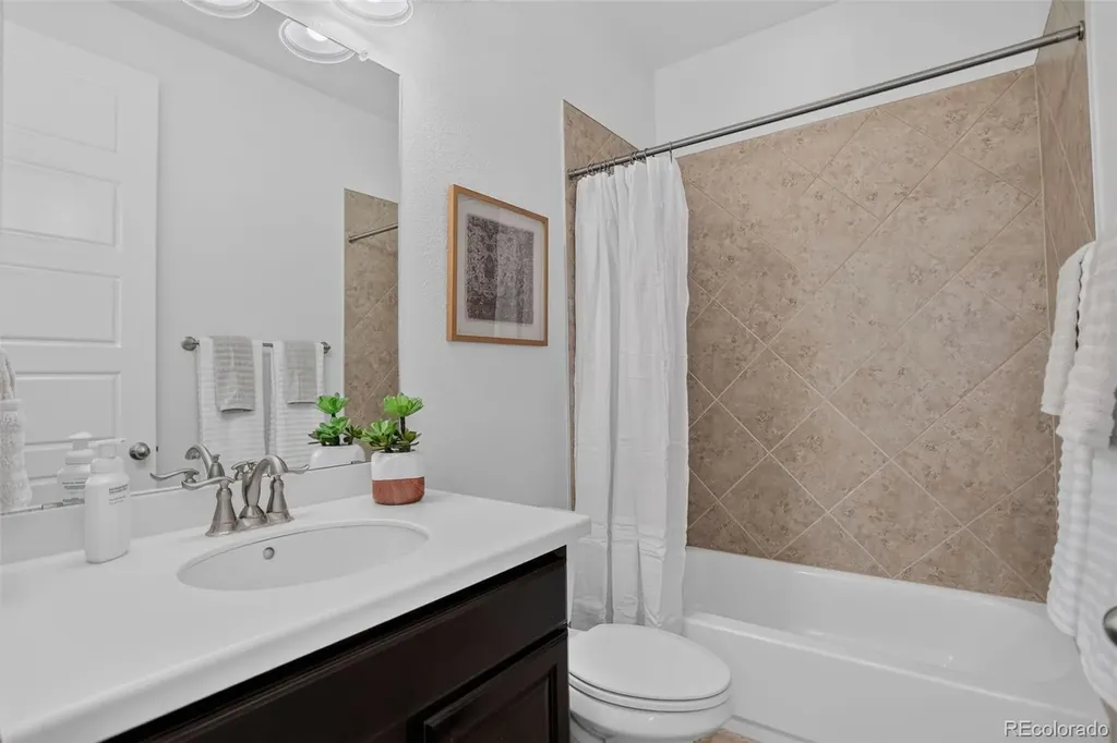 530 E Hinsdale Avenue Littleton CO 80122