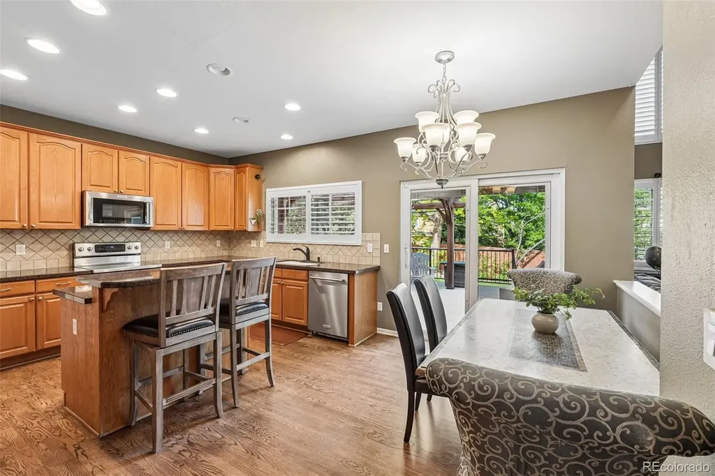 10053 Heywood Street Littleton CO 80130