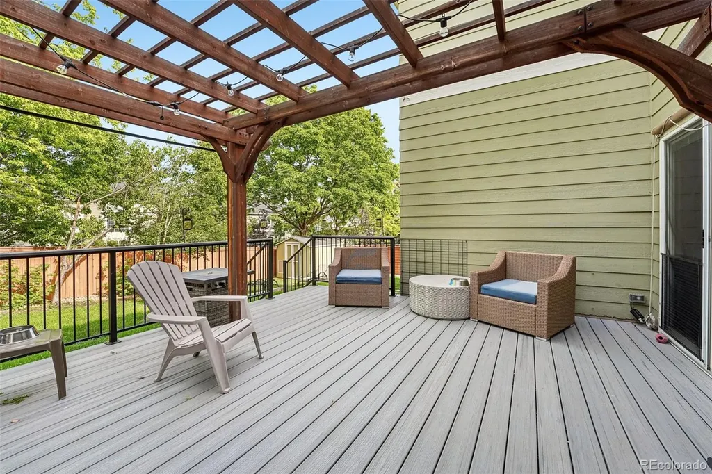 10053 Heywood Street Littleton CO 80130