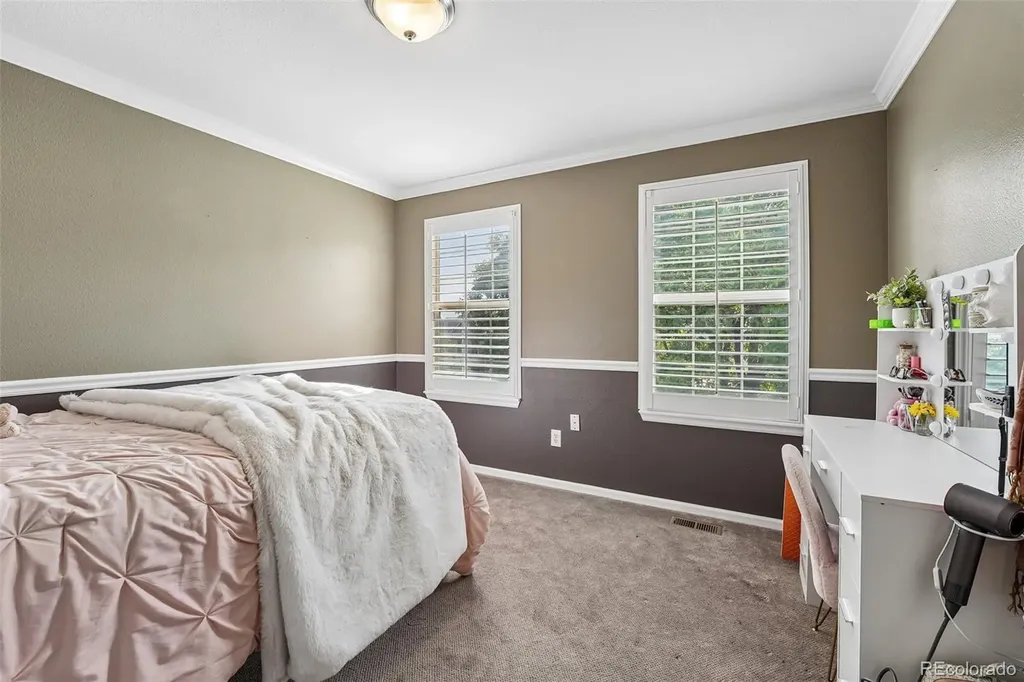 10053 Heywood Street Littleton CO 80130