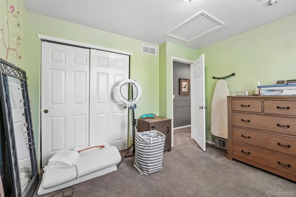 10053 Heywood Street Littleton CO 80130