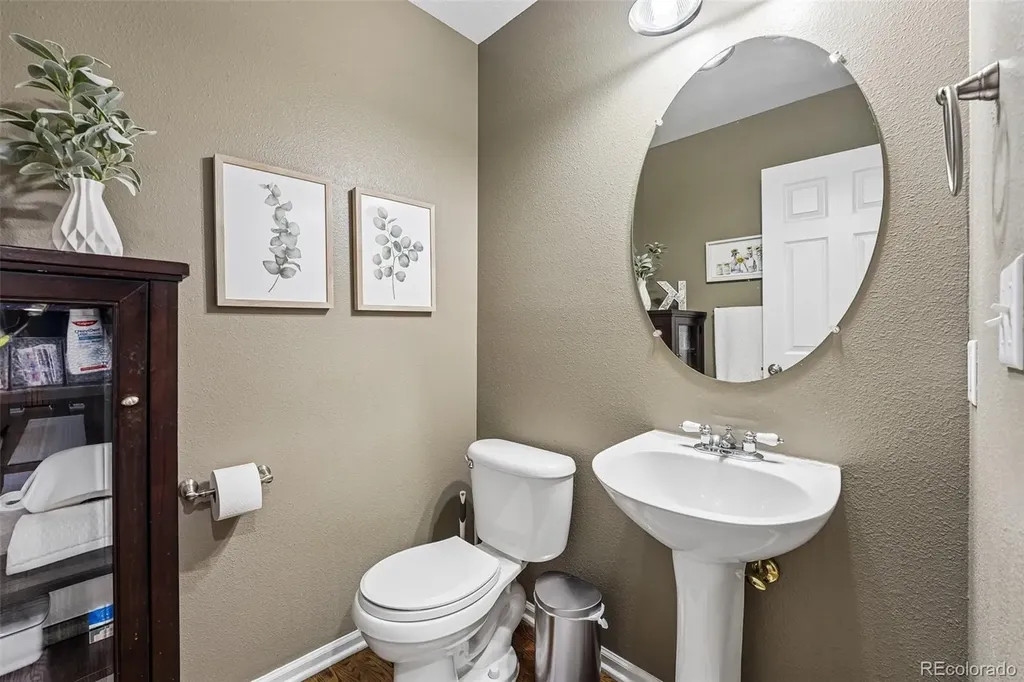 10053 Heywood Street Littleton CO 80130