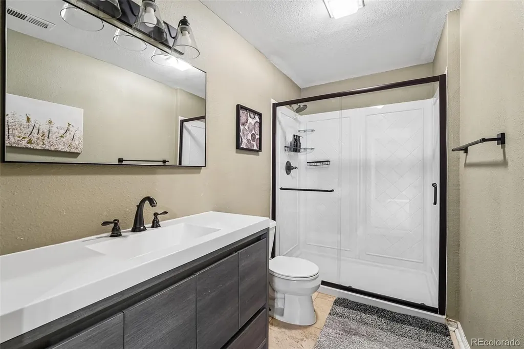 10053 Heywood Street Littleton CO 80130