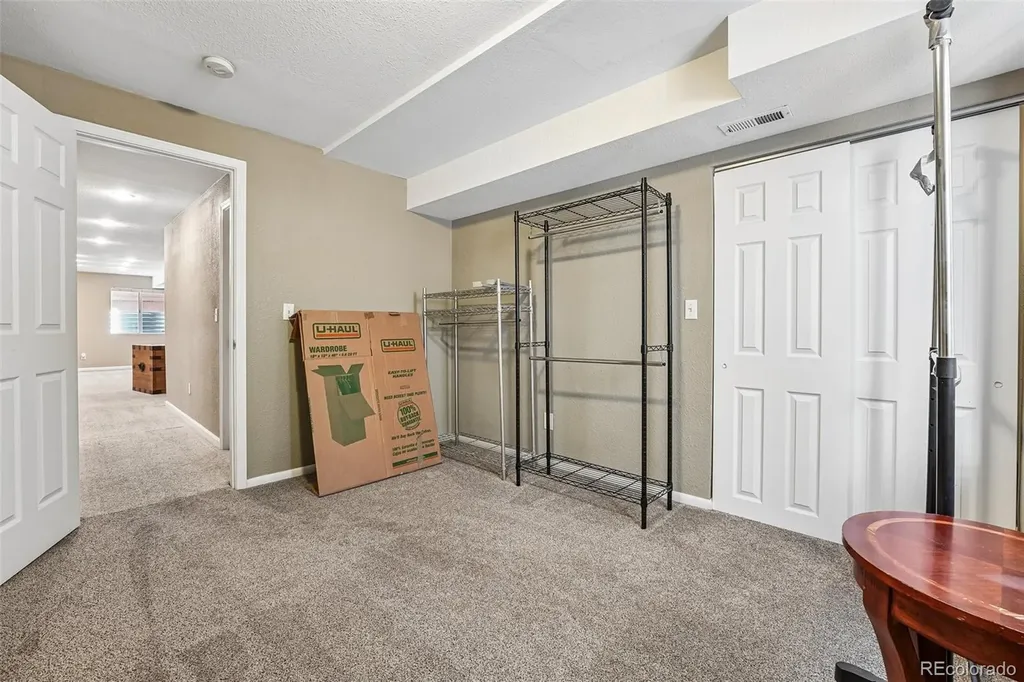 10053 Heywood Street Littleton CO 80130