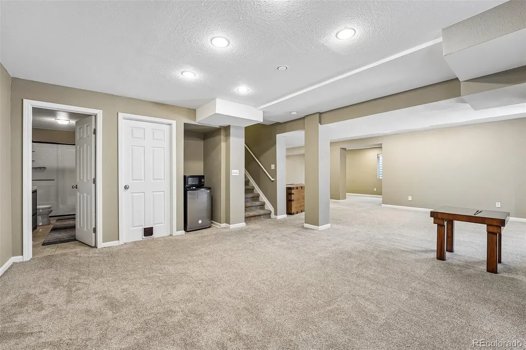 10053 Heywood Street Littleton CO 80130