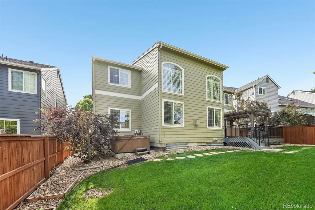 10053 Heywood Street Littleton CO 80130