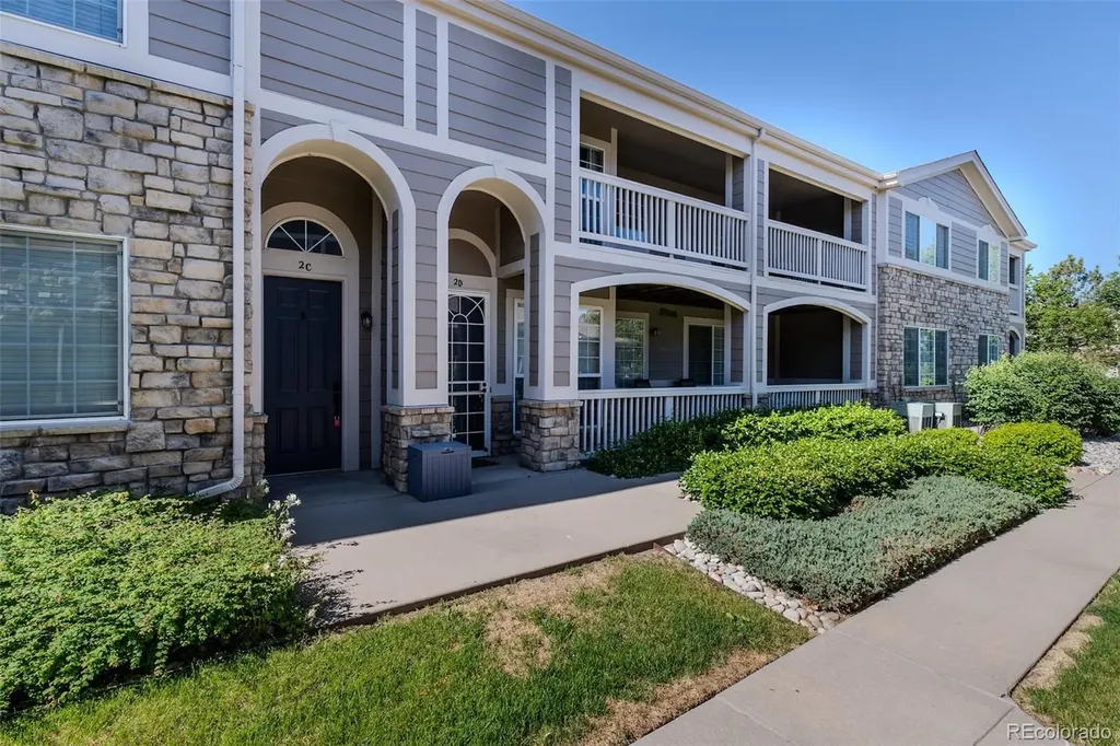 4271 S Blackhawk Circle Aurora CO 80014