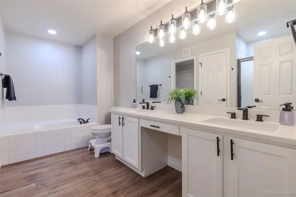 4271 S Blackhawk Circle Aurora CO 80014