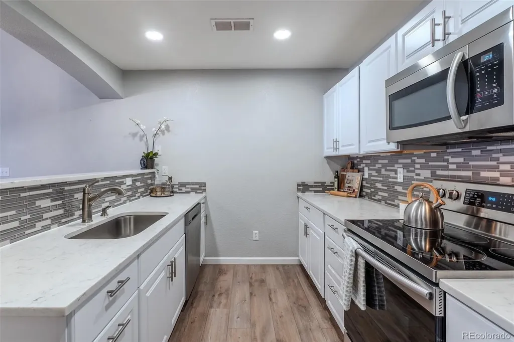 4271 S Blackhawk Circle Aurora CO 80014