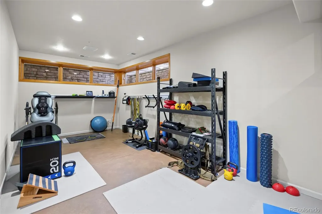 5355 Highlands Drive Longmont CO 80503