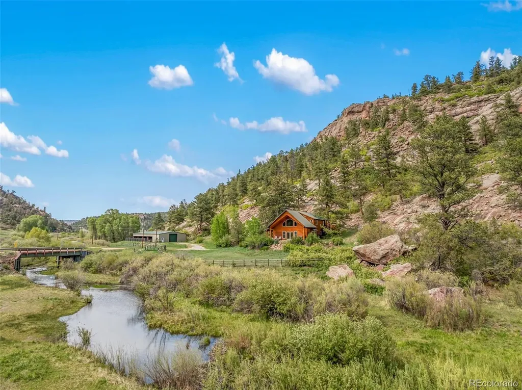 2401 Lakemoor Florissant CO 80816