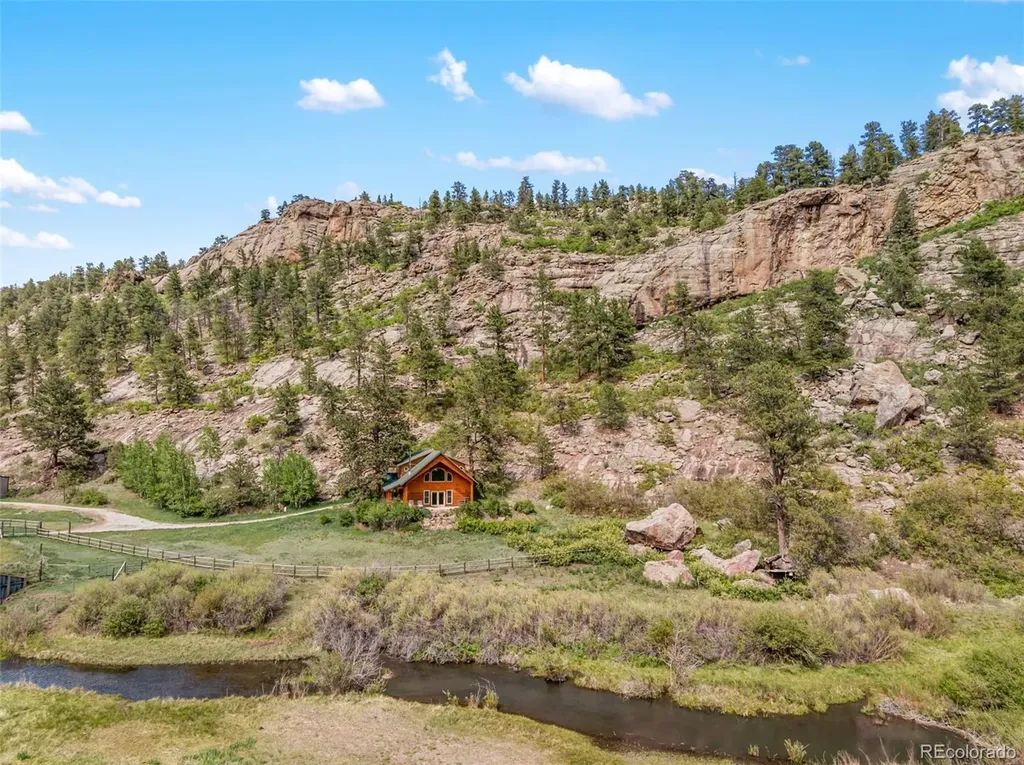 2401 Lakemoor Florissant CO 80816