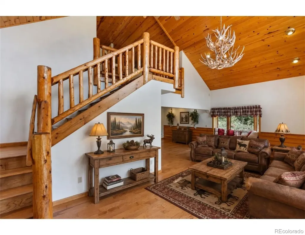 2401 Lakemoor Florissant CO 80816