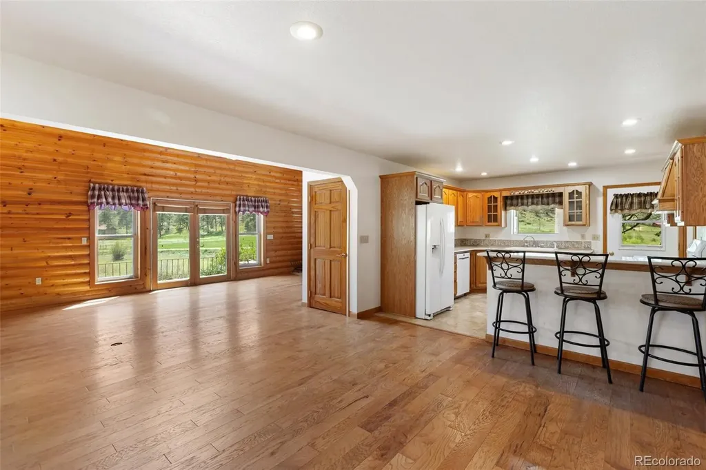 2401 Lakemoor Drive Florissant CO 80816
