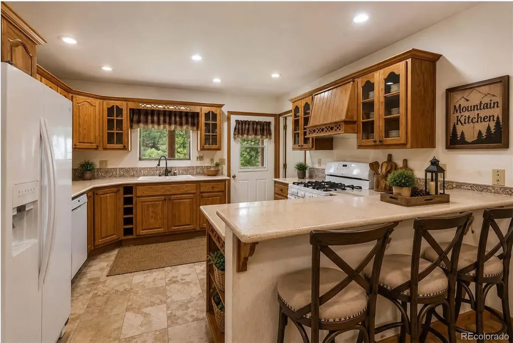 2401 Lakemoor Florissant CO 80816