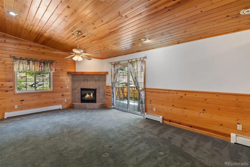 2401 Lakemoor Drive Florissant CO 80816