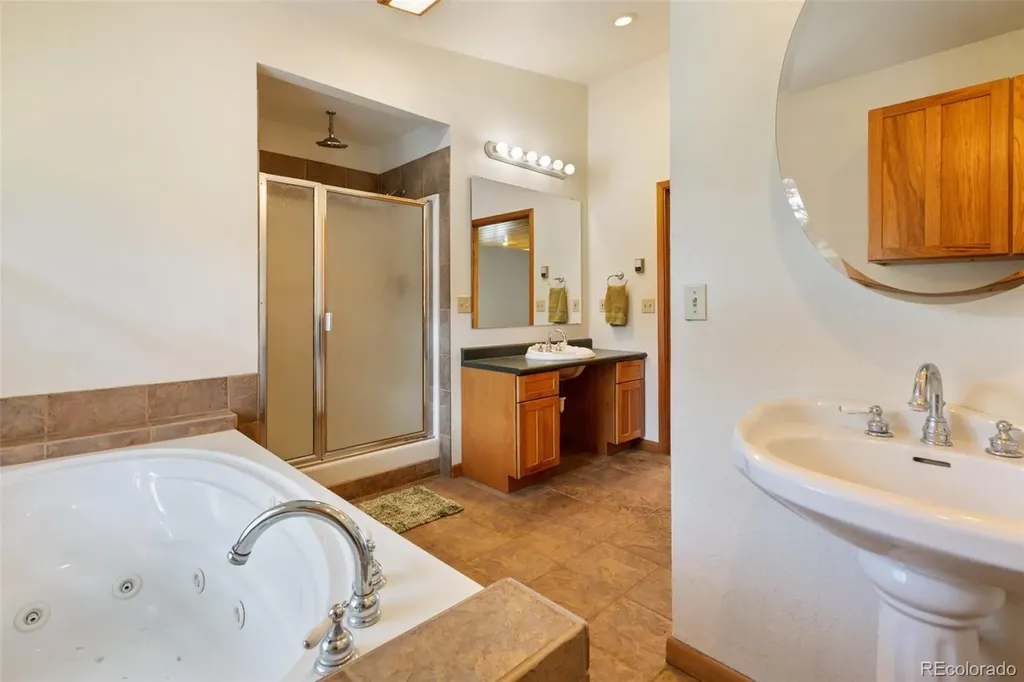 2401 Lakemoor Florissant CO 80816