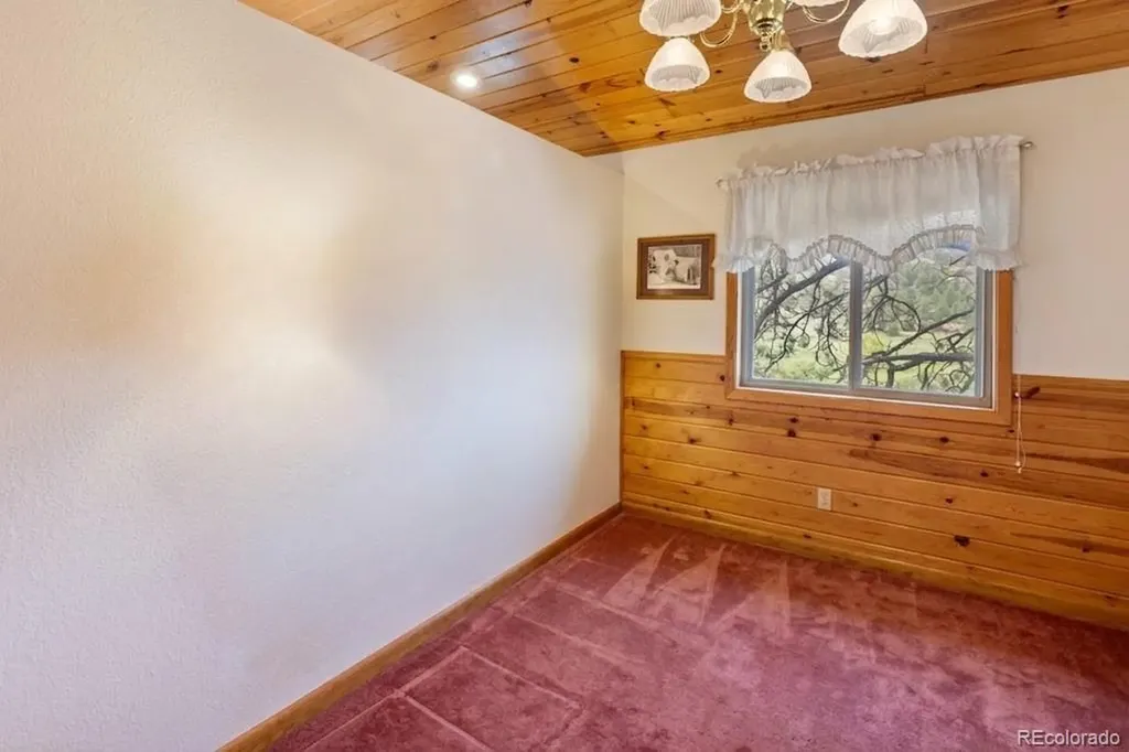 2401 Lakemoor Drive Florissant CO 80816