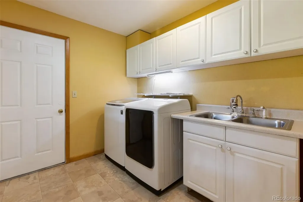 2401 Lakemoor Florissant CO 80816