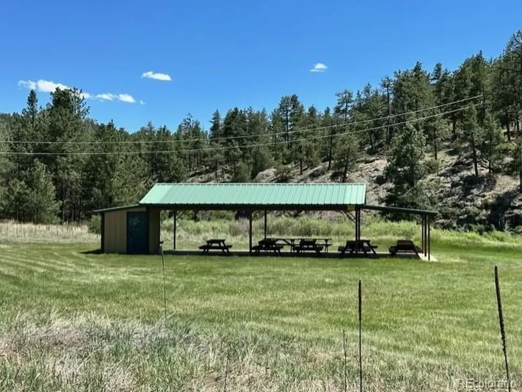 2401 Lakemoor Drive Florissant CO 80816