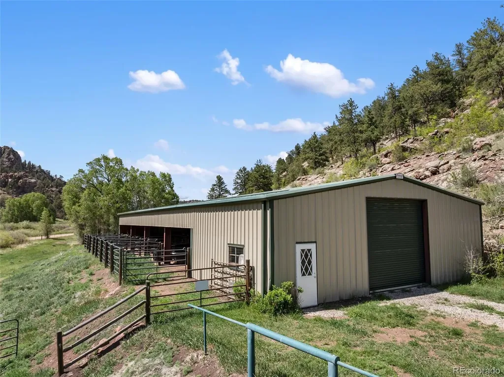 2401 Lakemoor Florissant CO 80816