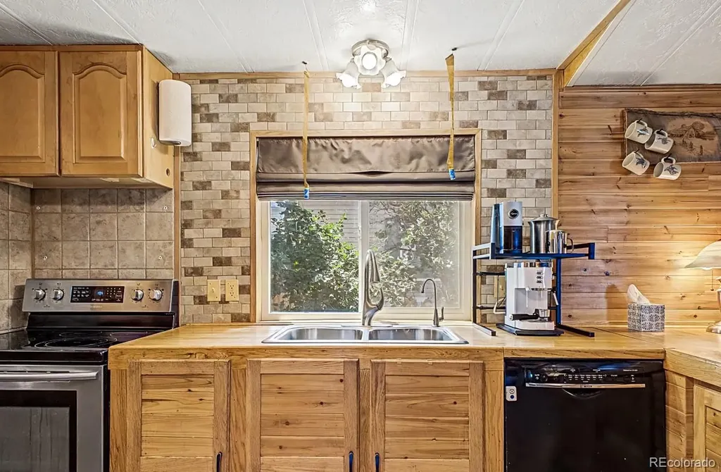1510 E Street Golden CO 80401