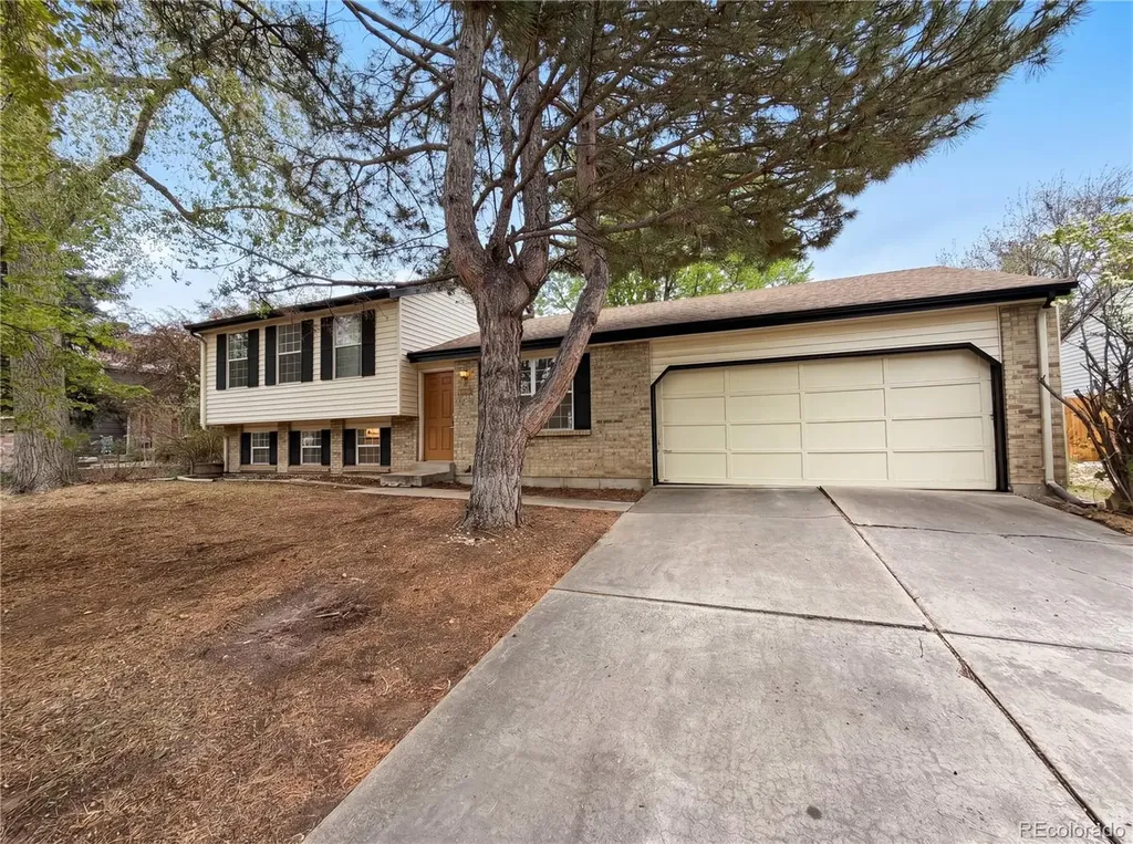 2114 S Eagle Court Aurora CO 80014
