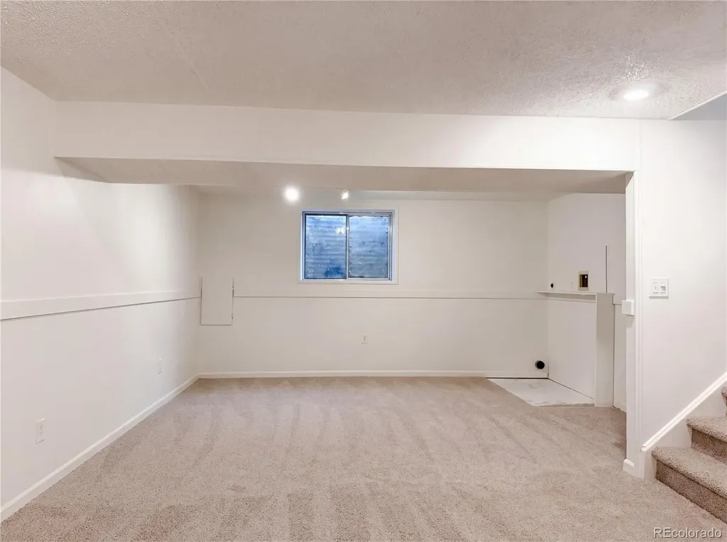 2114 S Eagle Court Aurora CO 80014