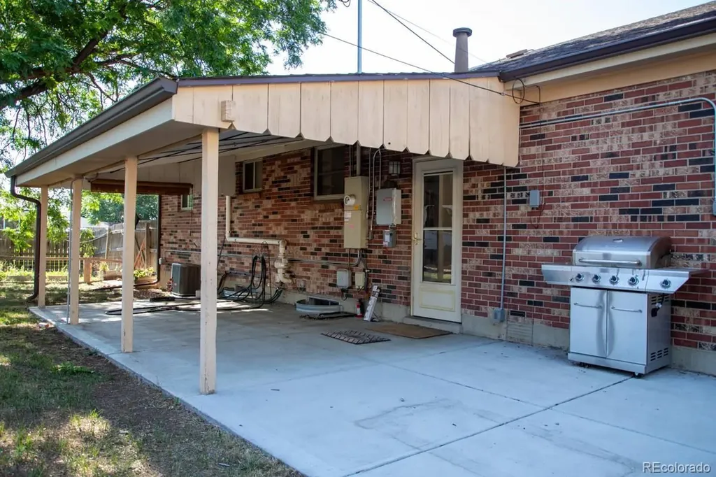 2143 Fisher Way Denver CO 80233