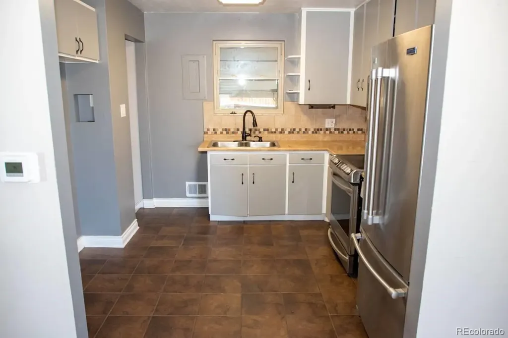 2143 Fisher Way Denver CO 80233