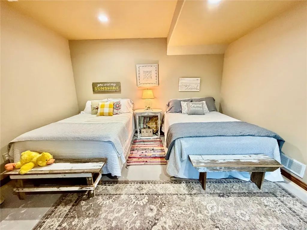 990 Hamilton Creek Road Coaldale CO 81222