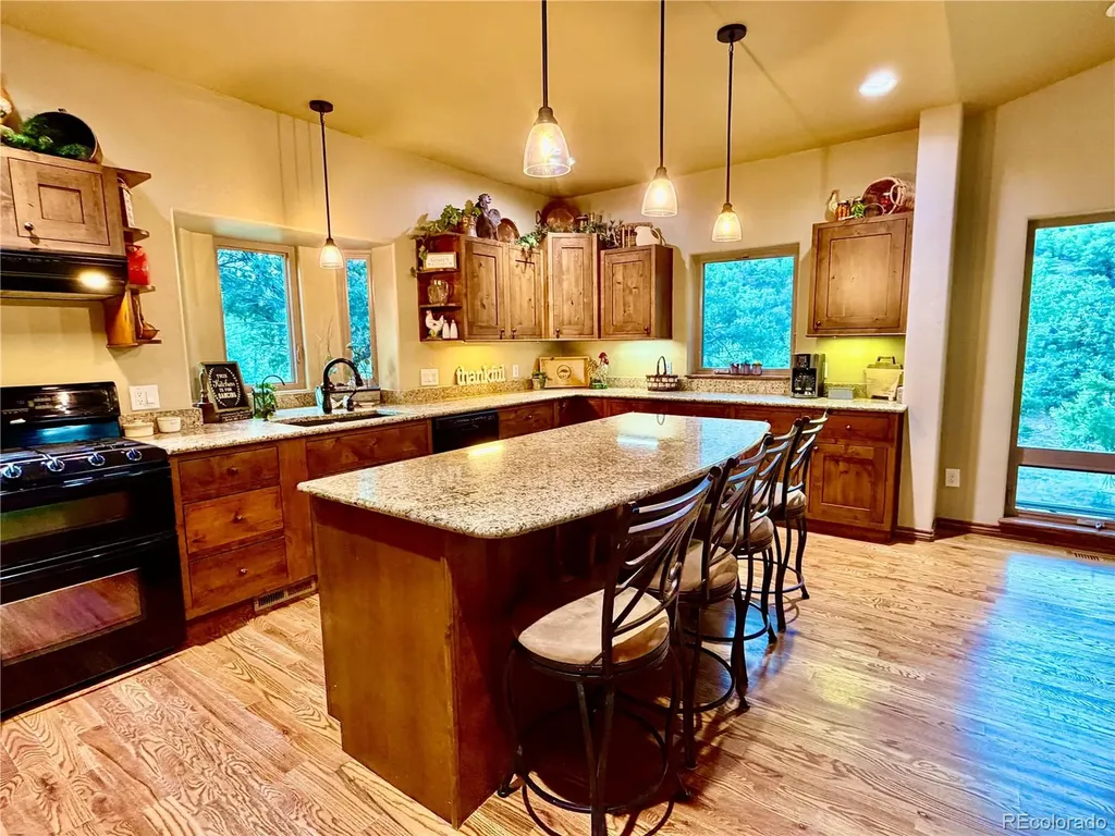 990 Hamilton Creek Road Coaldale CO 81222