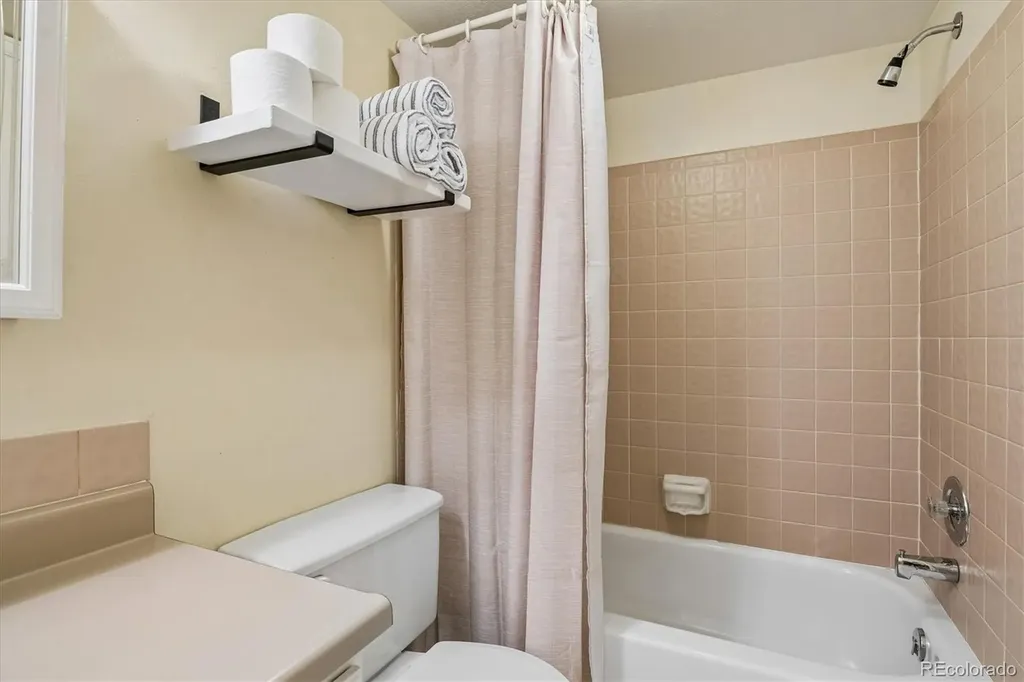5793 W 75th Avenue Arvada CO 80003