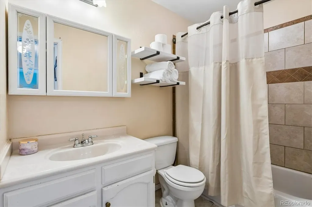 5793 W 75th Avenue Arvada CO 80003
