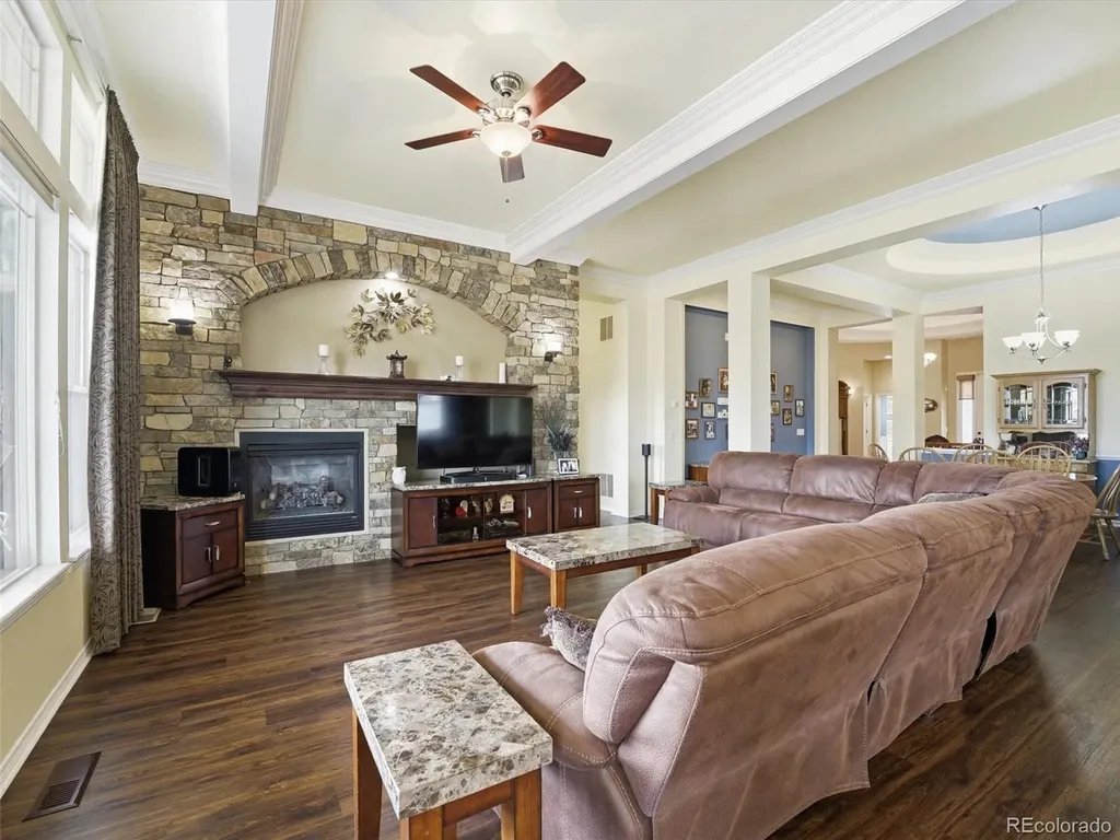 6945 S Robertsdale Way Aurora CO 80016