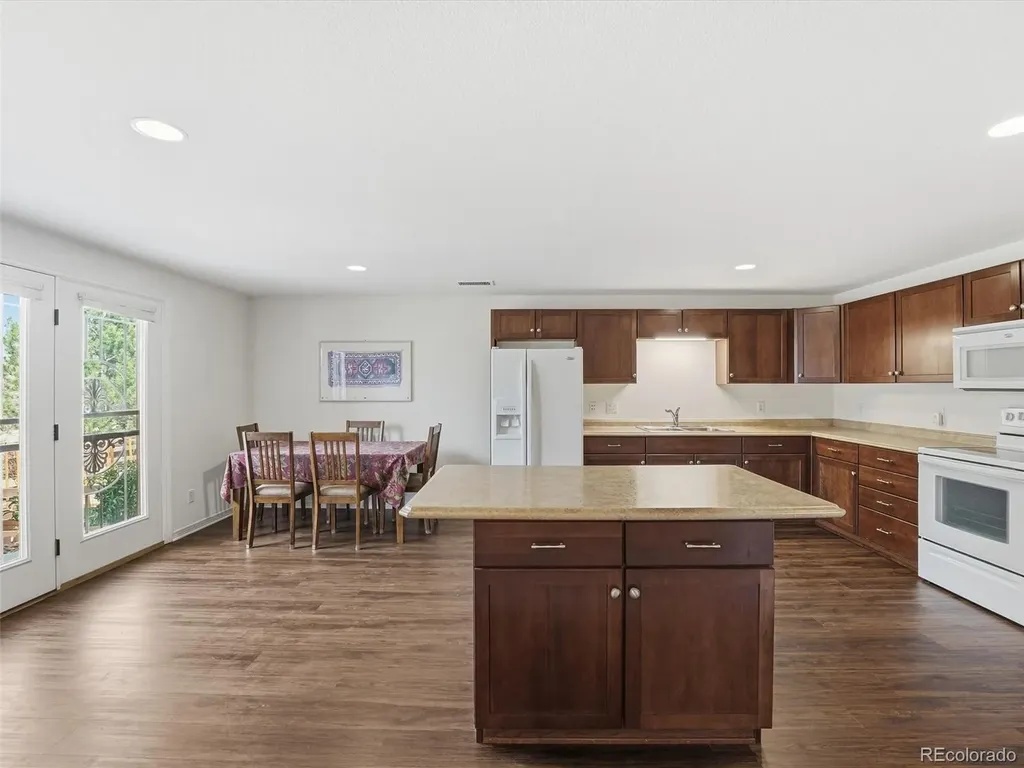 6945 S Robertsdale Way Aurora CO 80016