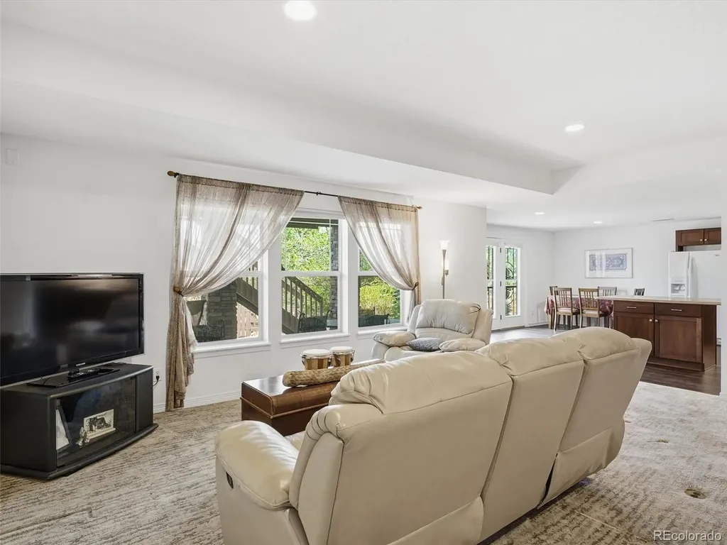 6945 S Robertsdale Way Aurora CO 80016