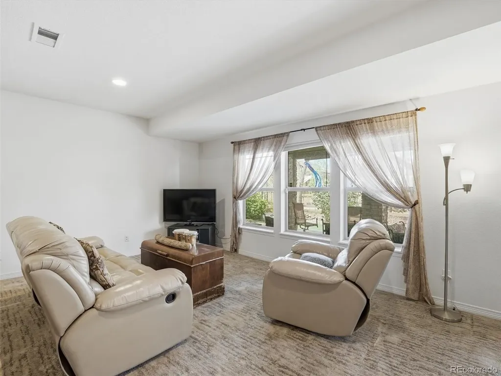 6945 S Robertsdale Way Aurora CO 80016