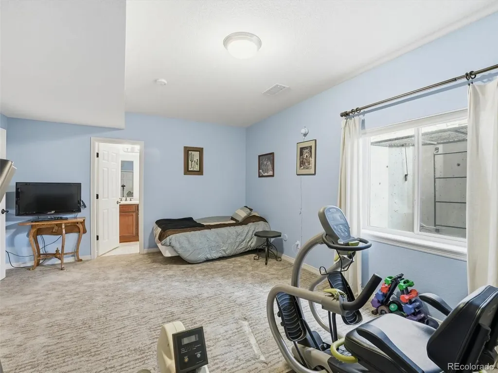 6945 S Robertsdale Way Aurora CO 80016