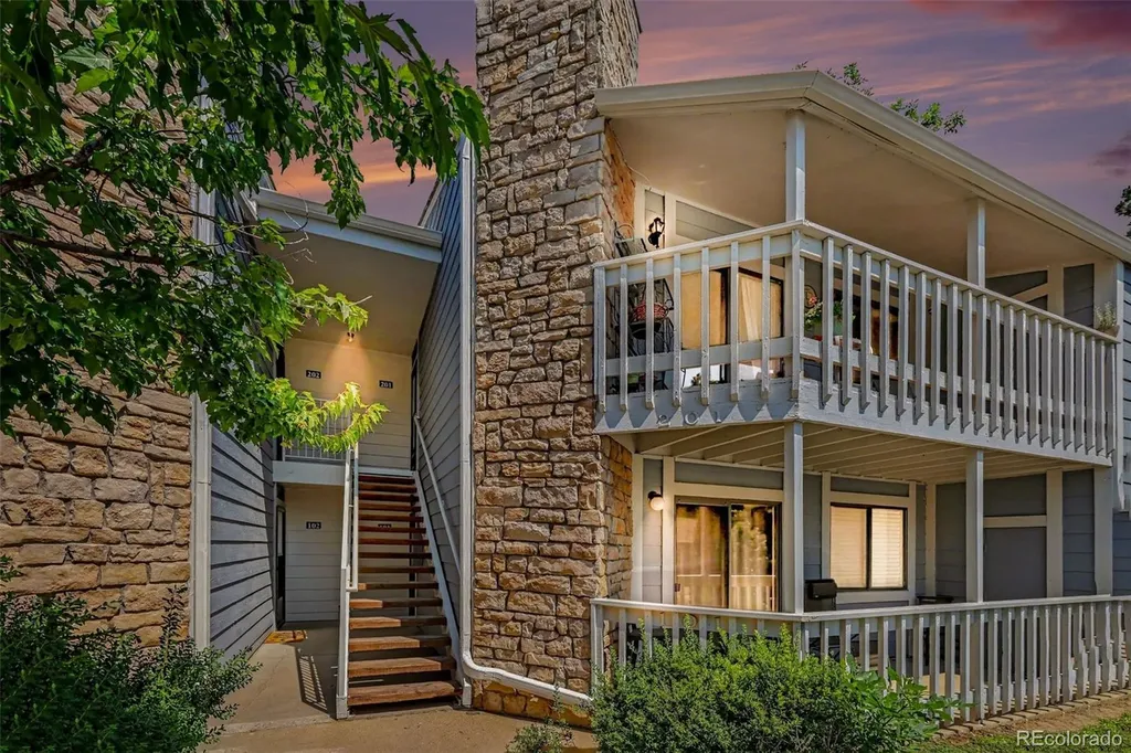 8335 Fairmount Drive Denver CO 80247