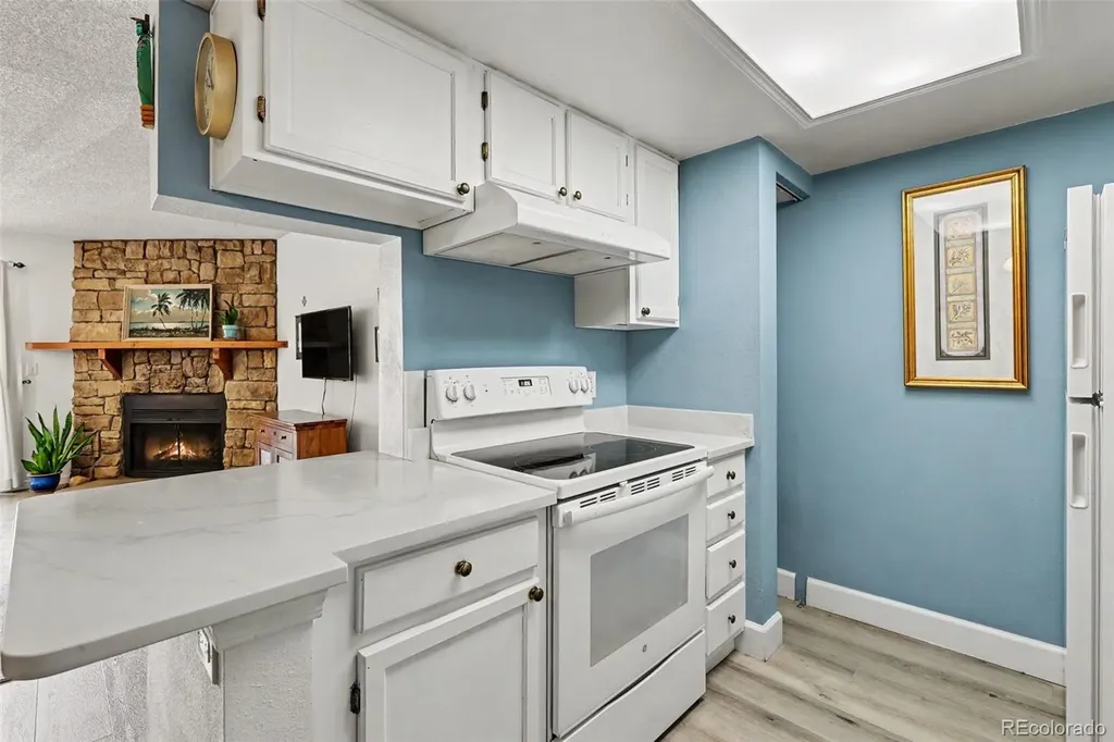 8335 Fairmount Drive Denver CO 80247