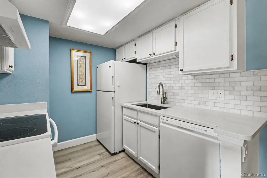 8335 Fairmount Drive Denver CO 80247