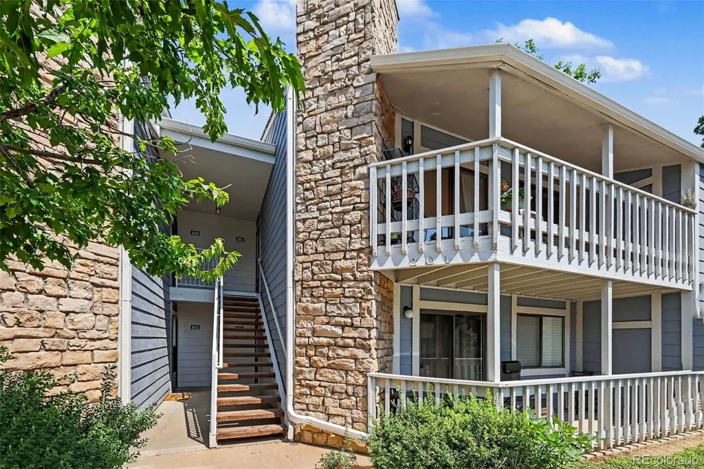 8335 Fairmount Drive Denver CO 80247
