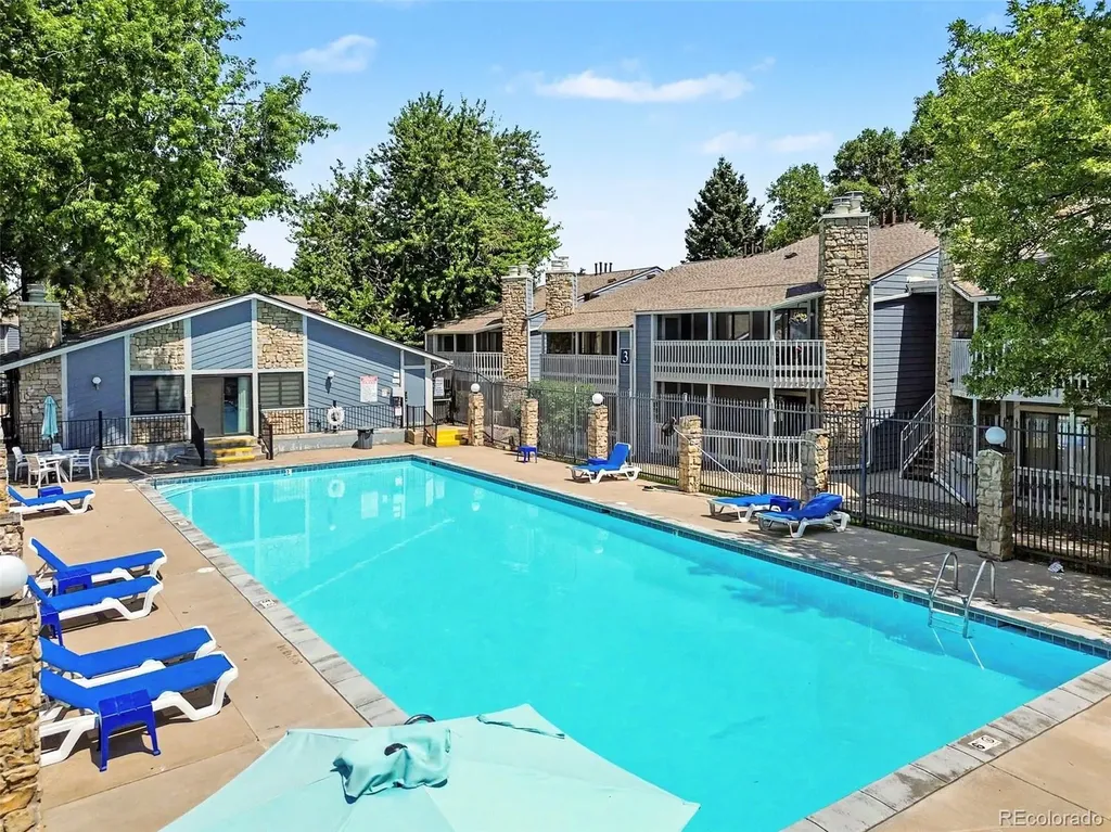 8335 Fairmount Drive Denver CO 80247