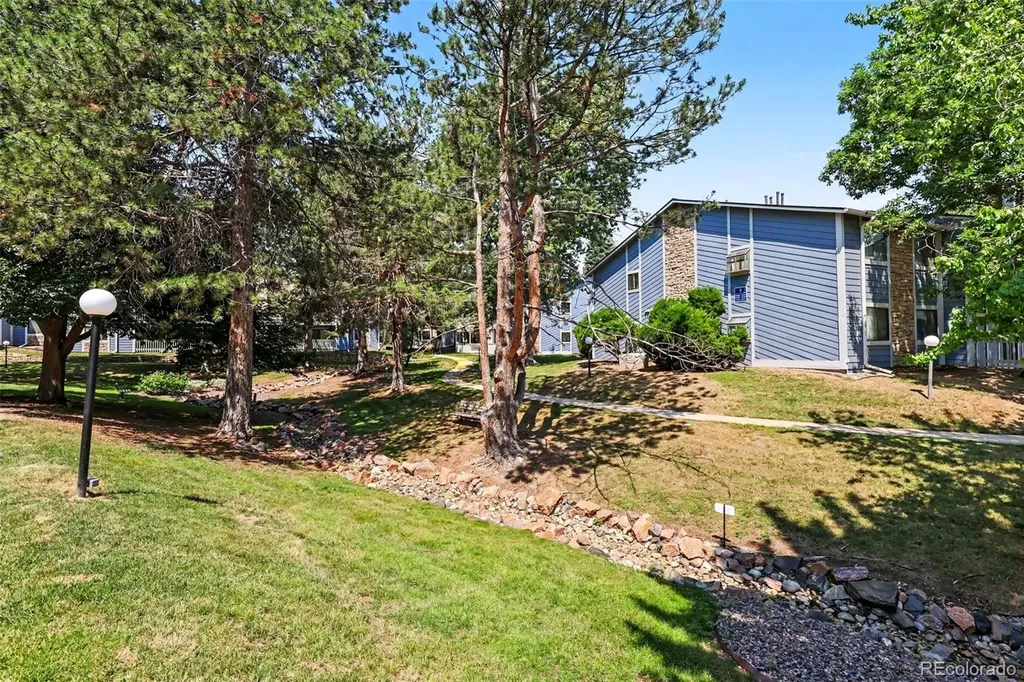 8335 Fairmount Drive Denver CO 80247